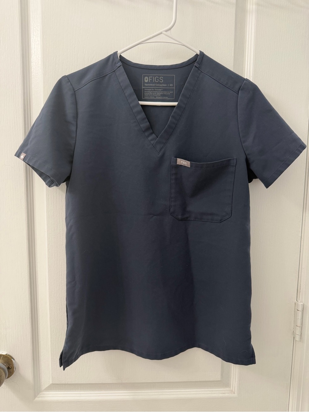 Figs Catarina One-Pocket Dark Gray Scrub Top (Size XS) - Picture 7 of 11